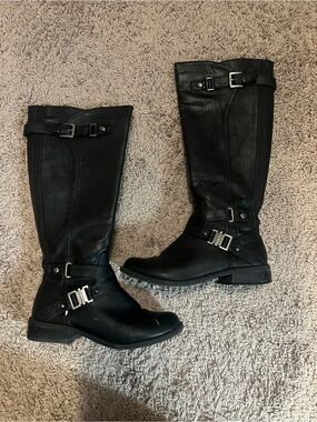 Knee high Guess Boots